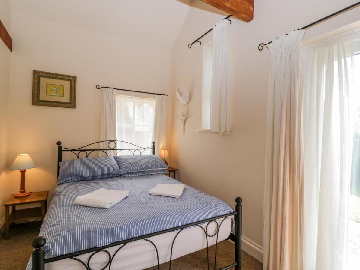 Parkfield Cottage Sturminster Marshall ภายนอก รูปภาพ